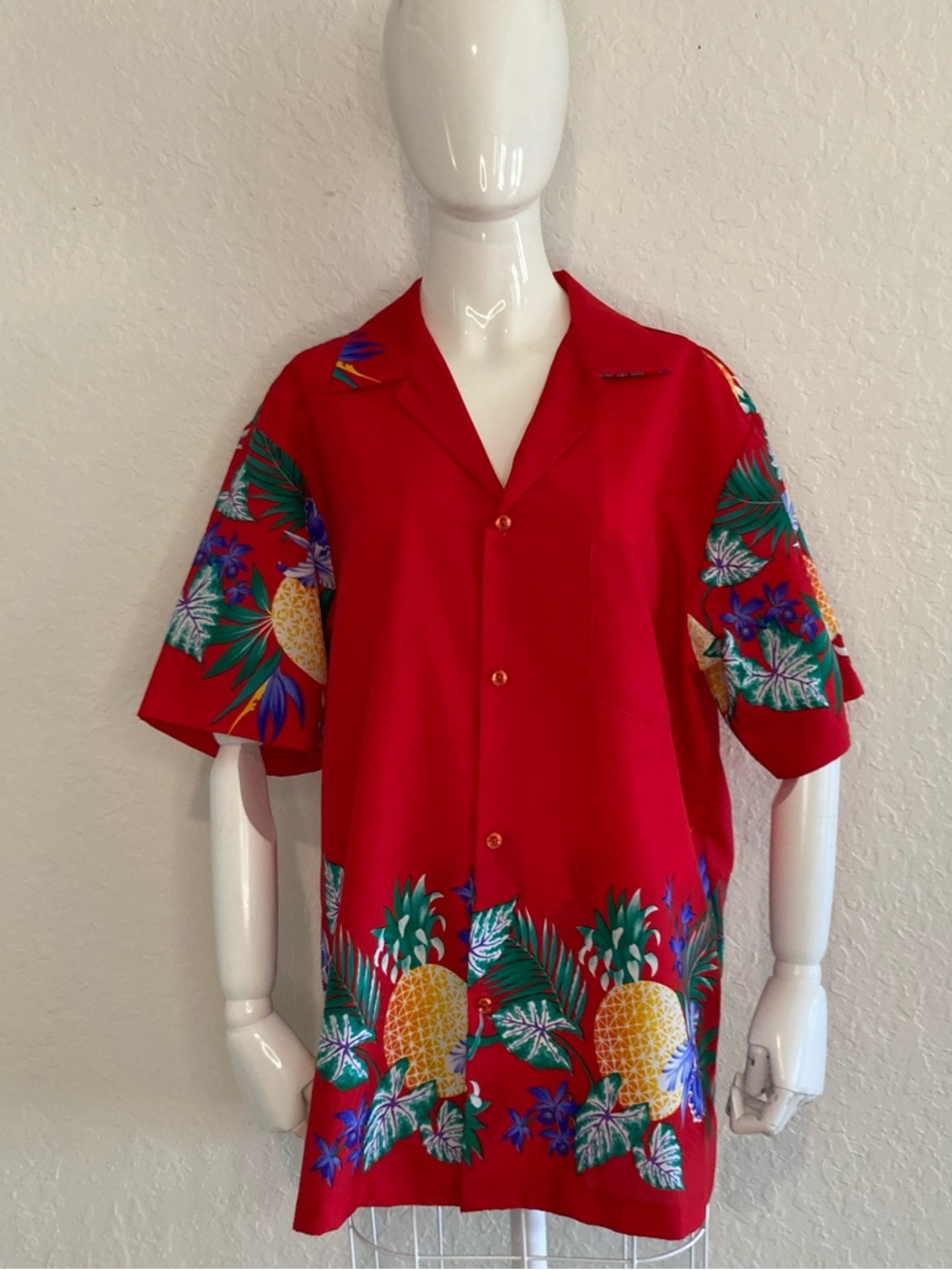 Vintage 1970s Red Tropical Pineapple Hawaiian Button-Up Shirt